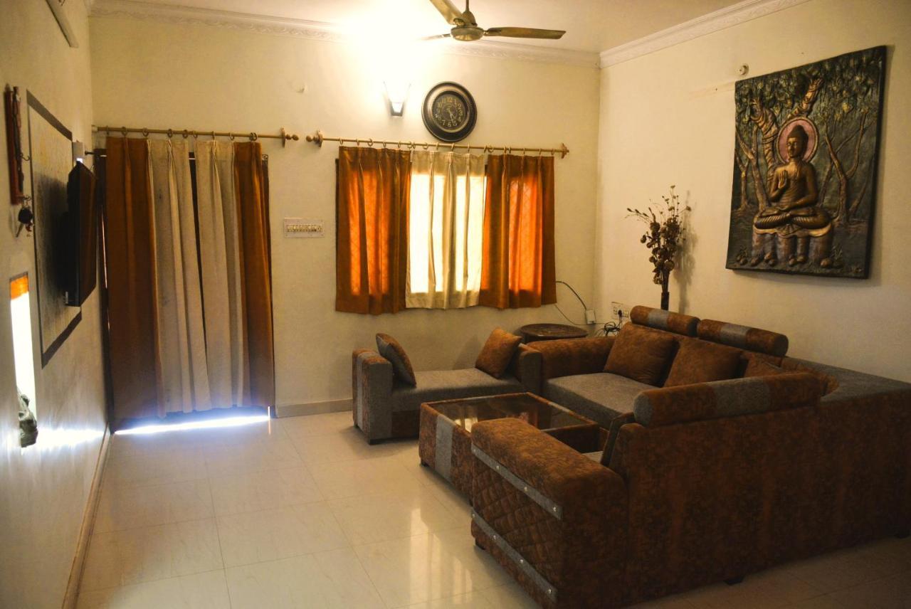 Malaiya Homestay - Grandeur Living Experience Джабалпур Екстериор снимка