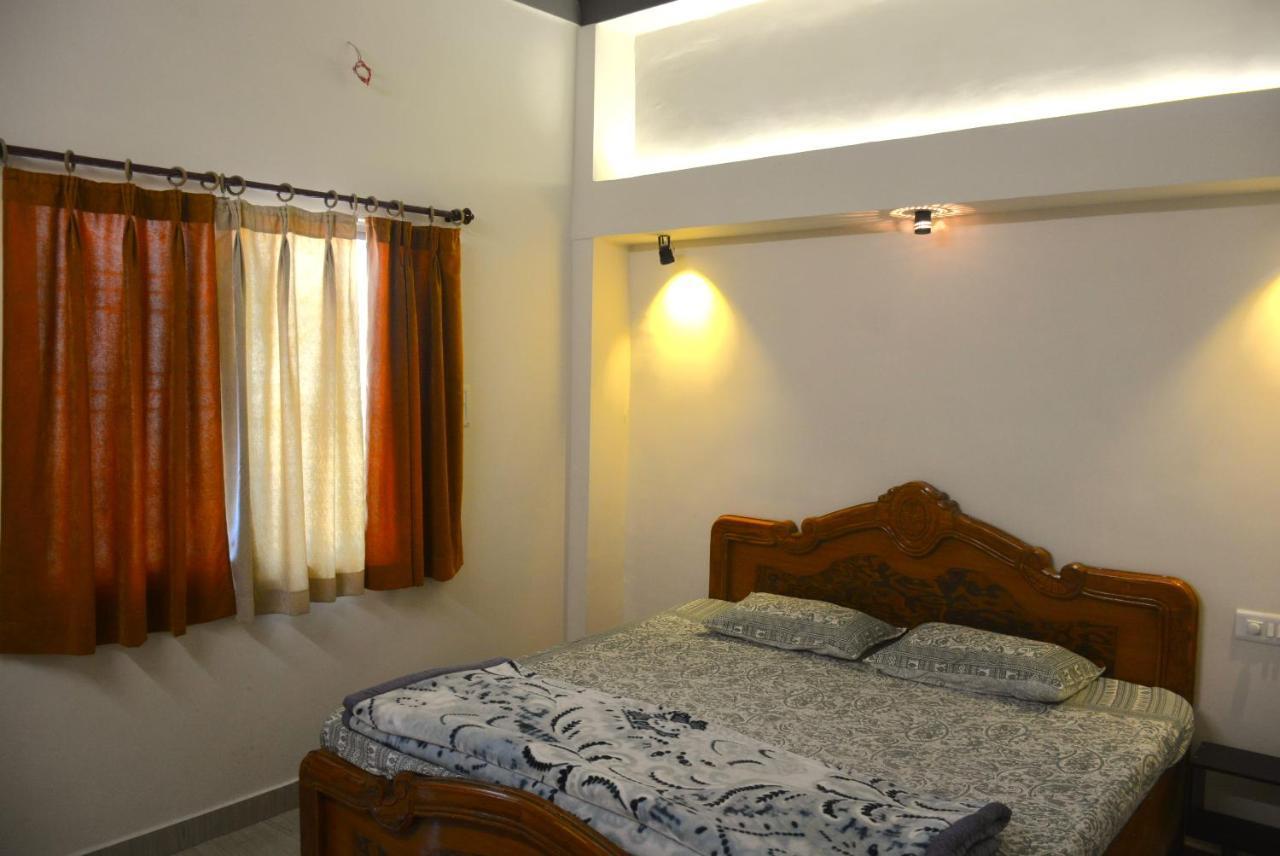 Malaiya Homestay - Grandeur Living Experience Джабалпур Екстериор снимка